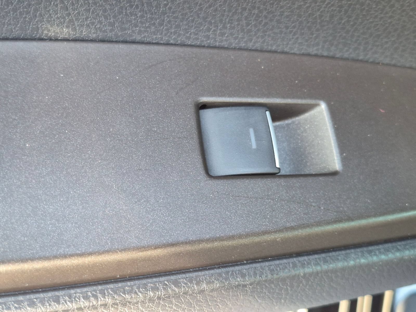 Used 2022 Toyota Camry XSE FWD image 28