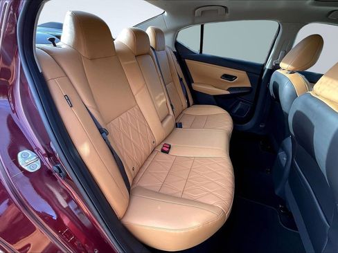 Used 2024 Nissan Sentra SV w/ SV Premium Package image 35