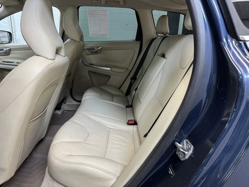 Used 2015 Volvo XC60 T5 Premier image 16