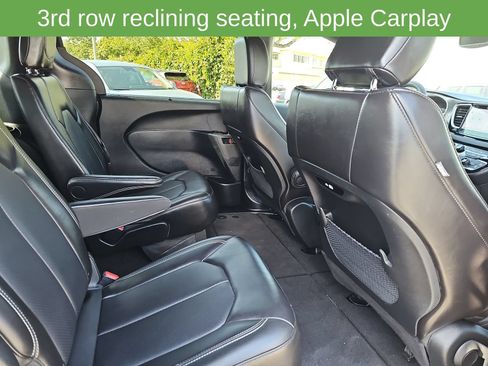 Used 2025 Chrysler Pacifica Select FWD image 11