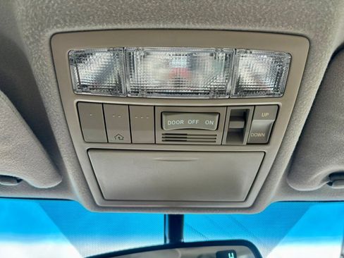 Used 2011 Toyota Camry LE image 24