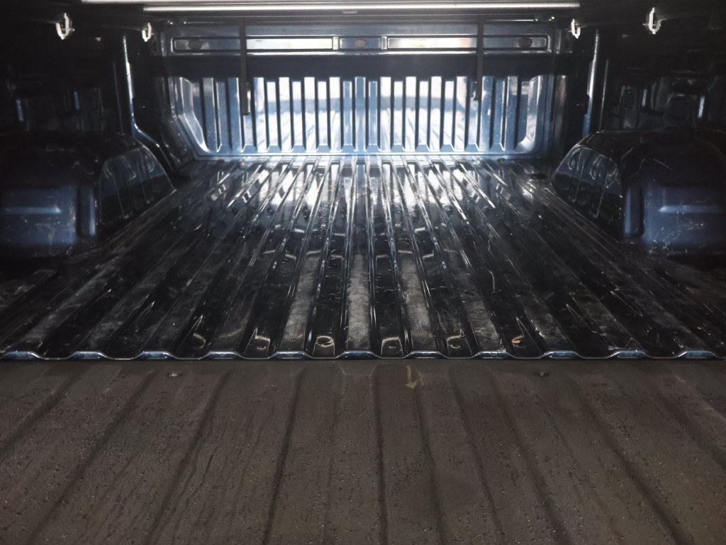 Used 2020 Chevrolet Silverado 1500 RST w/ Z71 Off-Road Package AWD/4WD image 13