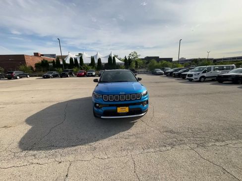 Used 2025 Jeep Compass Limited AWD/4WD image 4