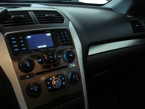 Used 2015 Ford Explorer 4WD Police Interceptor w/ Ready For The Road Package image 24