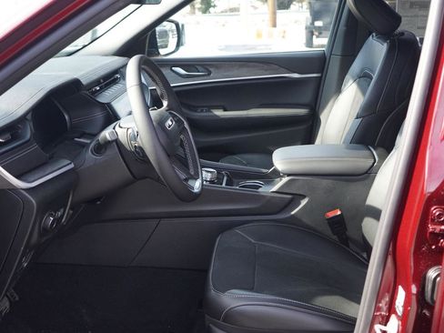 New 2026 Jeep Grand Cherokee Altitude image 24