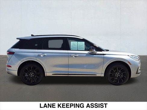 Used 2023 Lincoln Corsair Reserve w/ Equipment Group 201A FWD image 4
