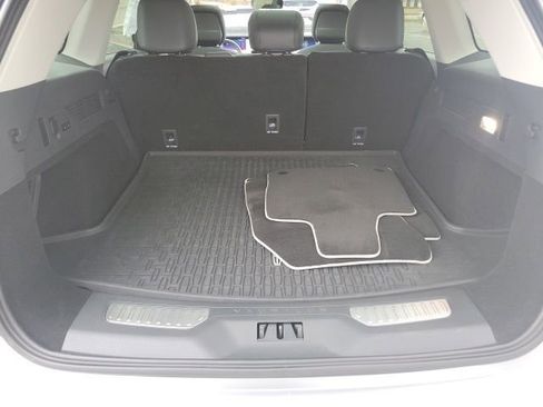 Certified 2024 Lincoln Nautilus Reserve w/ Equipment Group 202A image 22