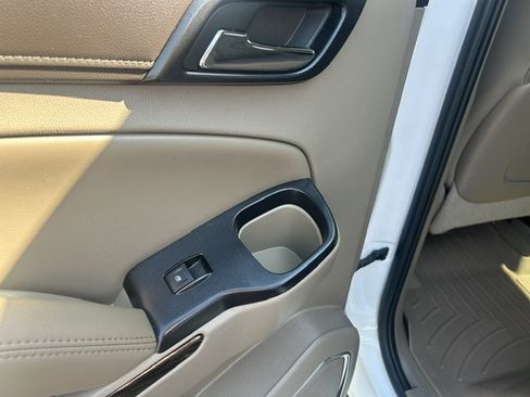 Used 2016 GMC Yukon XL SLT RWD image 20