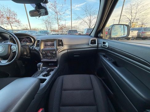 Certified 2021 Jeep Grand Cherokee Laredo image 20