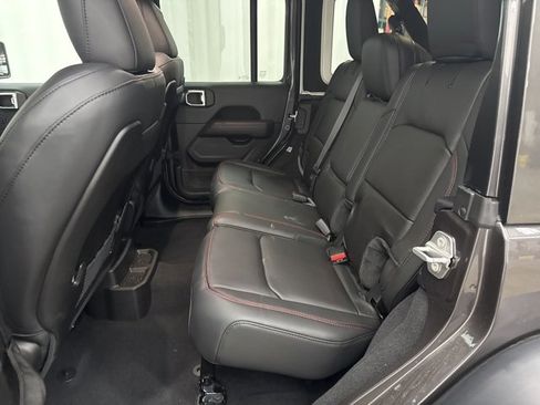 Used 2025 Jeep Wrangler Unlimited Rubicon image 11