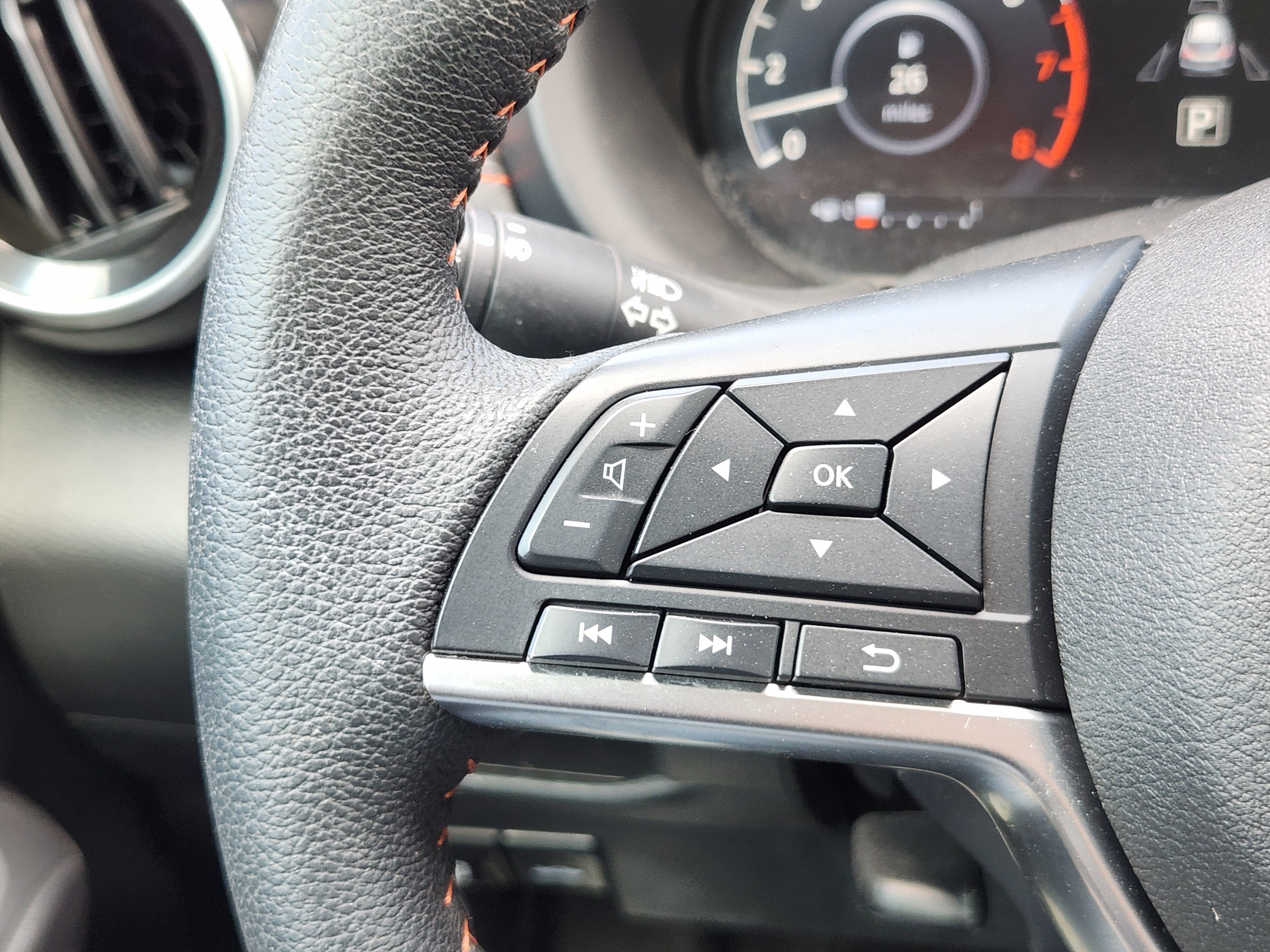 Used 2024 Nissan Kicks SR FWD image 29