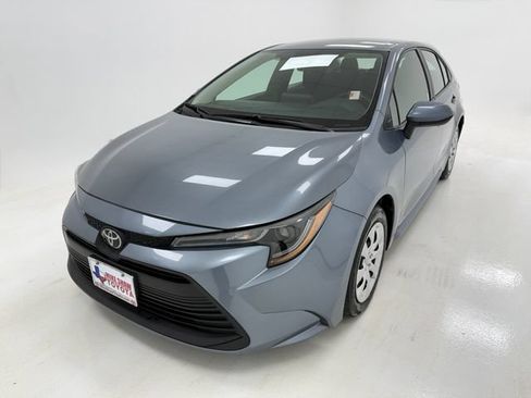 Used 2024 Toyota Corolla LE FWD image 4