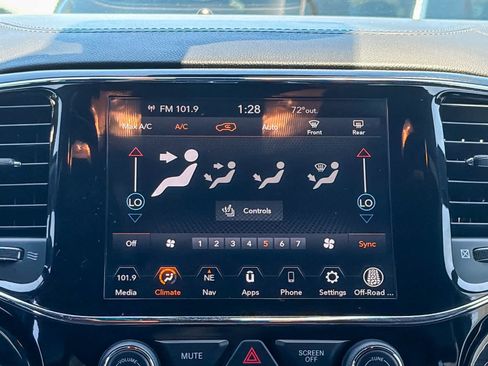 Used 2020 Jeep Grand Cherokee Overland AWD/4WD image 13