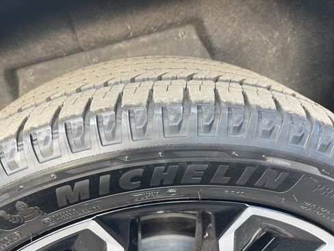 Used 2024 GMC Sierra EV Denali image 36