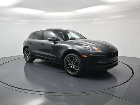 Certified 2026 Porsche Macan AWD/4WD image 35