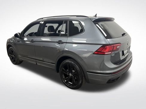 Used 2023 Volkswagen Tiguan SE R-Line image 3