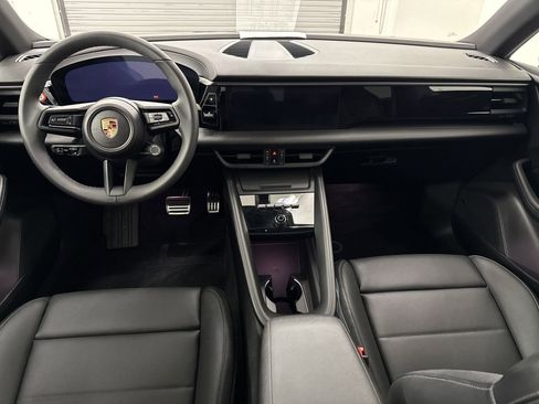 Used 2025 Porsche Macan Electric image 15