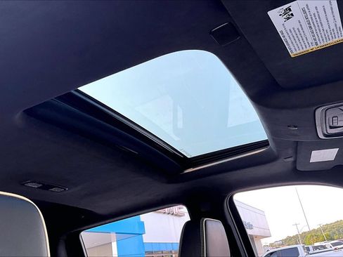 Used 2022 GMC Sierra 1500 AT4X AWD/4WD image 16