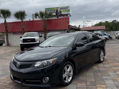 Used 2014 Toyota Camry SE image 13