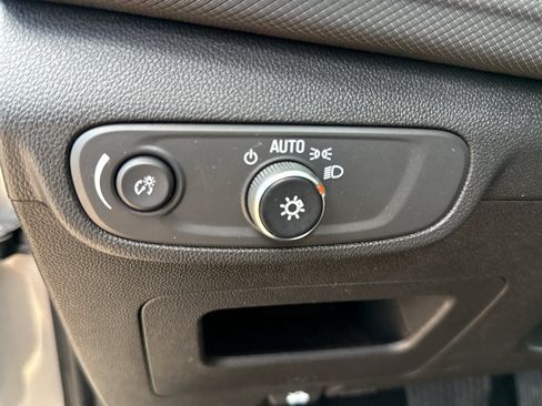 Used 2025 Chevrolet TrailBlazer LT AWD/4WD image 14