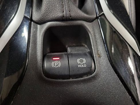 Used 2022 Toyota Corolla LE FWD image 15