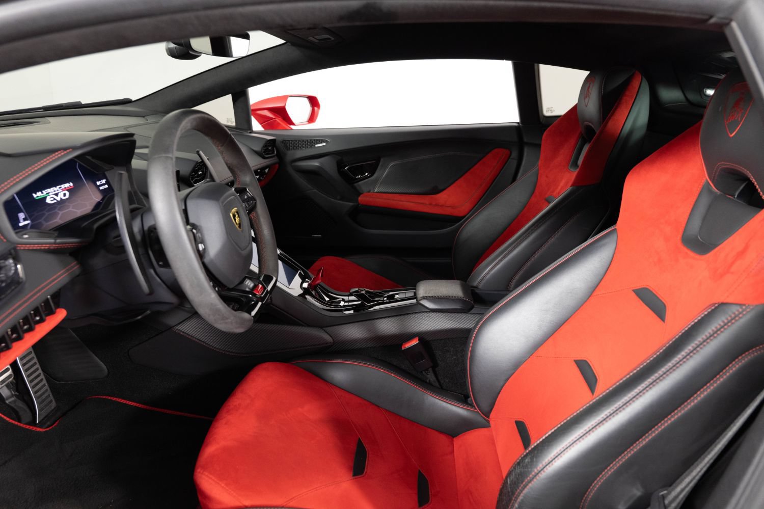 Used 2020 Lamborghini Huracan EVO AWD/4WD image 14