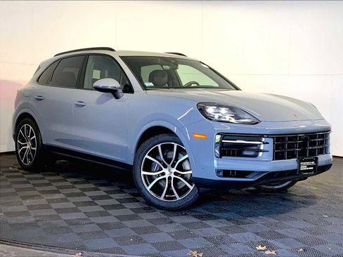 Certified 2026 Porsche Cayenne AWD/4WD image 9