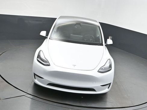 Used 2025 Tesla Model Y Long Range image 36