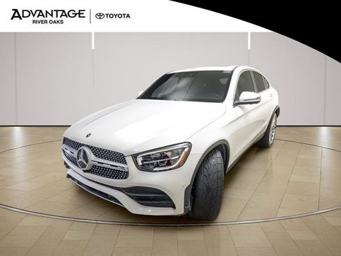 Used 2023 Mercedes-Benz GLC 300 4MATIC Coupe image 4