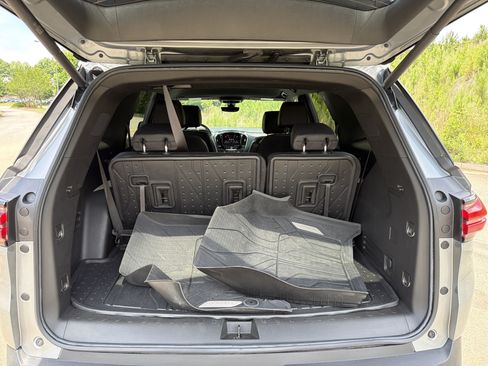 Used 2023 Chevrolet Traverse RS w/ LPO, Floor Liner Package FWD image 19