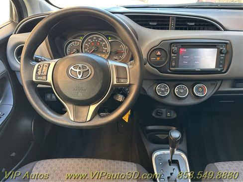 Used 2017 Toyota Yaris LE image 19