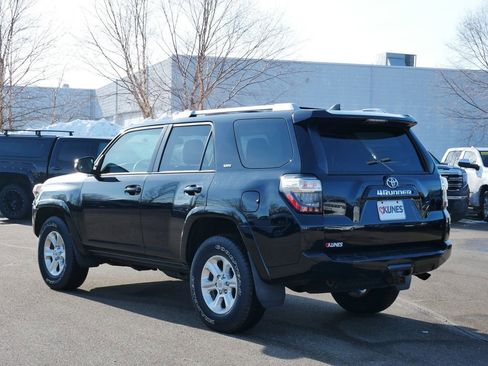 Used 2017 Toyota 4Runner SR5 Premium image 5