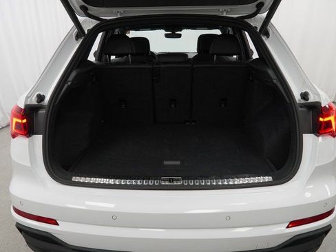 Used 2025 Audi Q3 2.0T Premium image 39