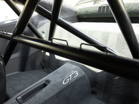Certified 2018 Porsche 911 GT3 RWD image 31