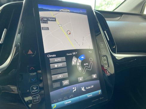 Used 2021 Toyota Prius Prime XLE w/ Carpet Mat Package (TMS) FWD image 9