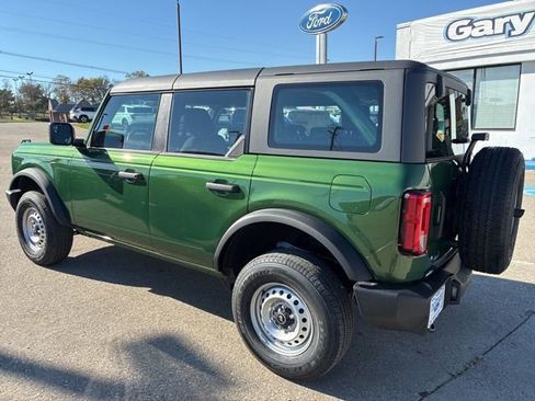 New 2025 Ford Bronco 4-Door image 3
