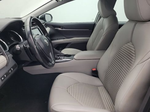 Used 2020 Toyota Camry SE image 17