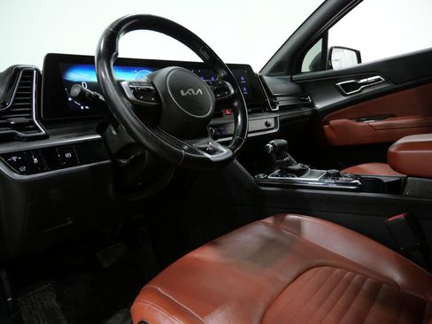 Used 2023 Kia Sportage SX image 11