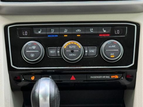 Used 2018 Volkswagen Atlas SEL Premium AWD/4WD image 27