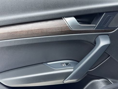 Used 2024 Audi Q5 2.0T Premium w/ Convenience Package image 44