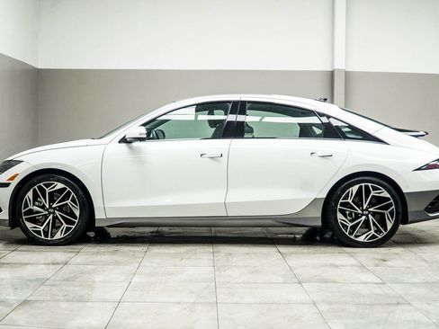 Used 2024 Hyundai Ioniq 6 Limited image 10