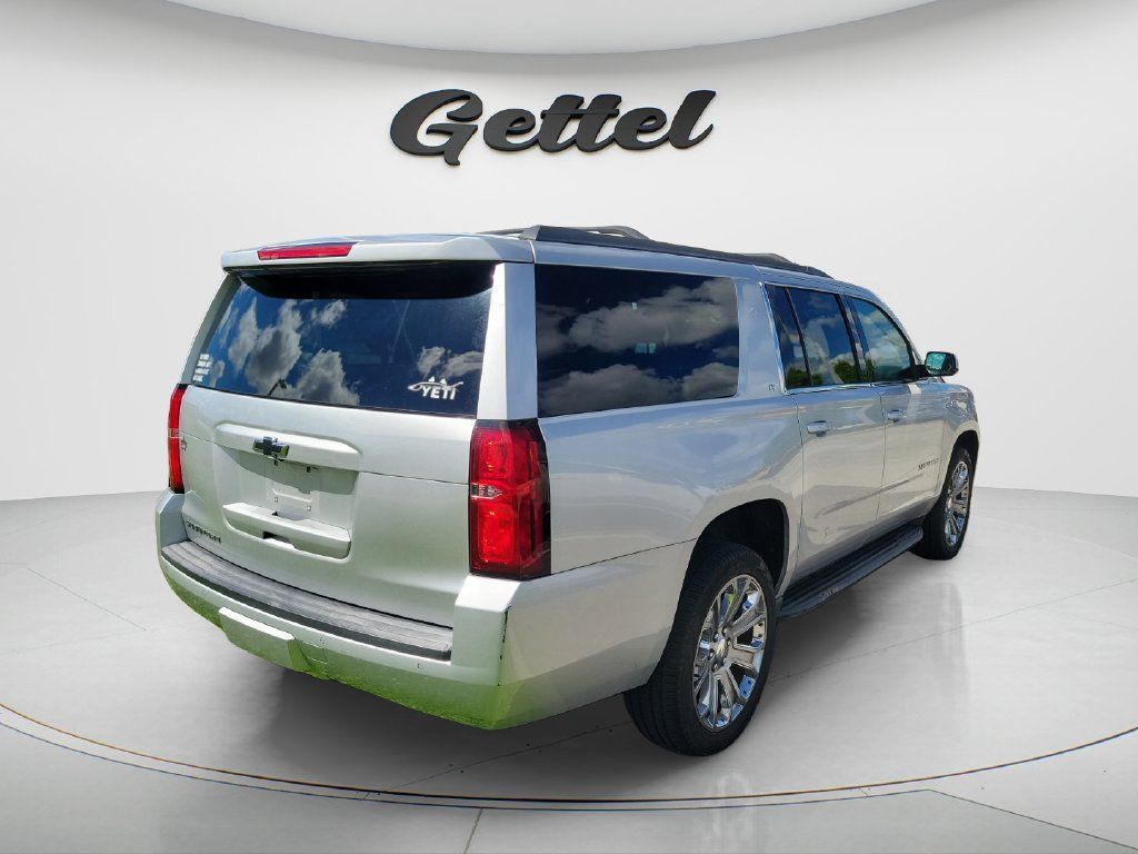 Used 2017 Chevrolet Suburban LT w/ Luxury Package RWD image 8