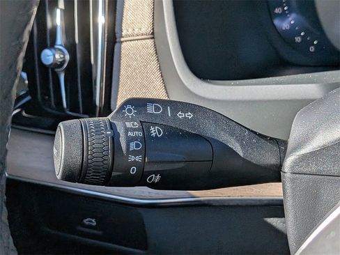 New 2026 Volvo XC90 B6 Plus w/ Protection Package Premier image 32