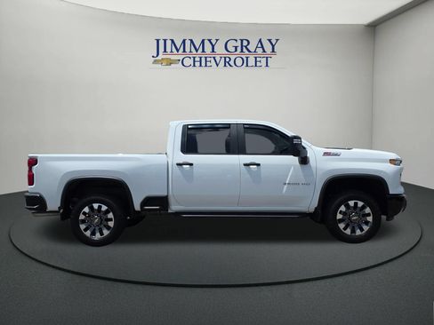 Used 2024 Chevrolet Silverado 2500 Custom w/ Custom Convenience Package AWD/4WD image 6
