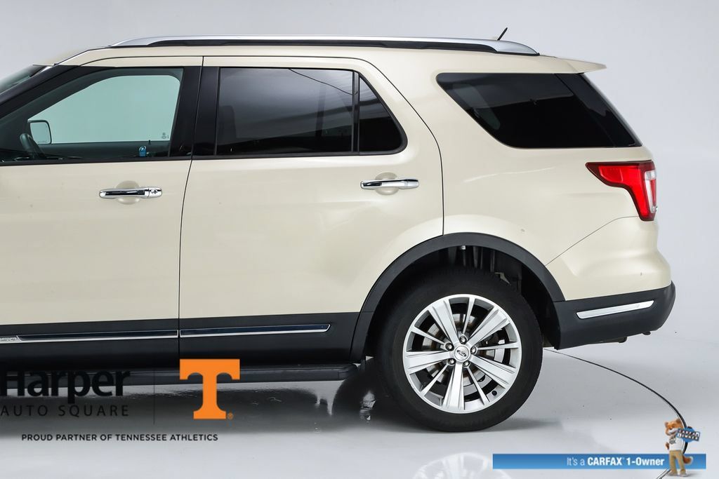 Used 2018 Ford Explorer Limited w/ Ford Safe & Smart Package AWD/4WD image 4
