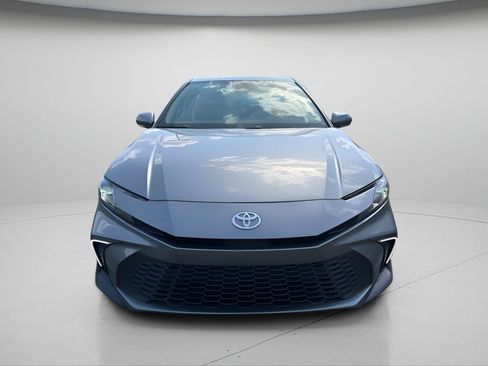 Used 2026 Toyota Camry SE FWD image 3