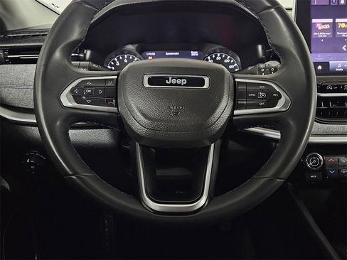 Used 2022 Jeep Compass Latitude image 18