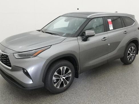 New 2026 Toyota Highlander XLE AWD/4WD image 1