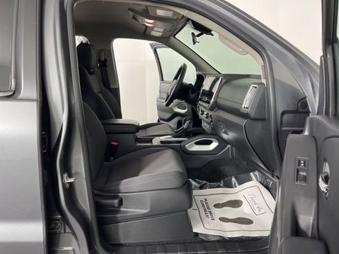 Used 2025 Nissan Frontier SV w/ SV Convenience Package RWD image 39