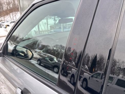 Used 2023 Ford Explorer Limited image 16